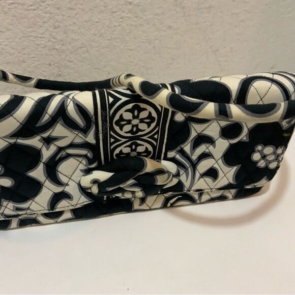 Vera Bradley knot just a clutch purse - Picture 2 of 11